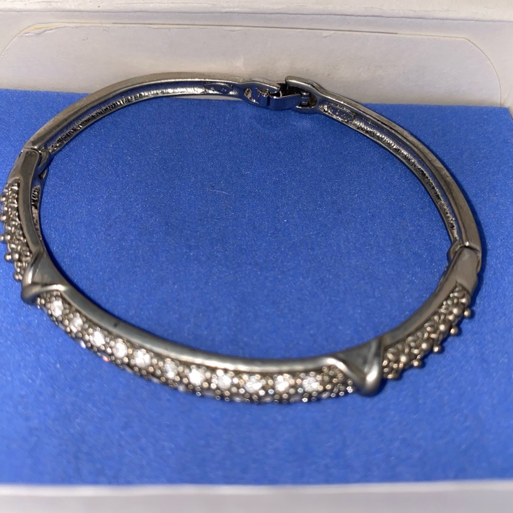 Vintage Avon Silver Bangle Bracelet
